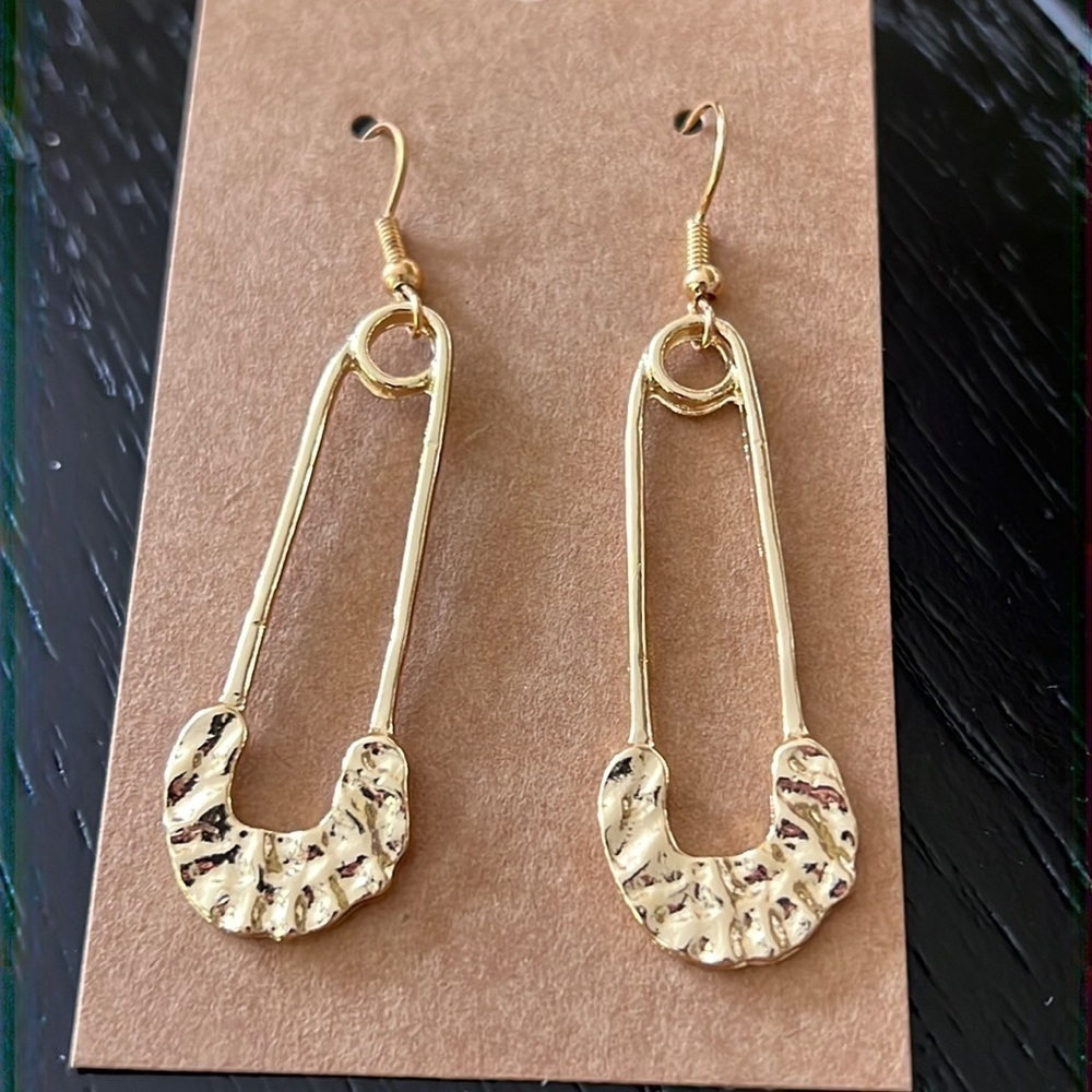 Gold tone safety pin earrings-NWT
